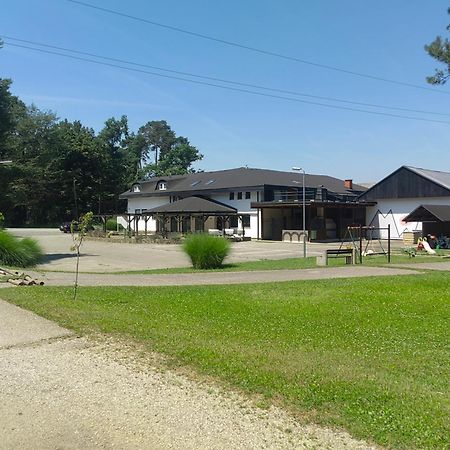 Miklavž na Dravskem PoljuWow Sleeping住宿加早餐旅馆 外观 照片